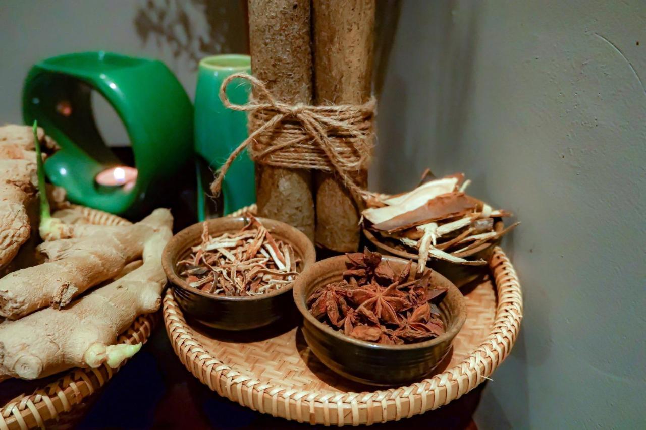 อัลเลโกร ฮอยอัน . อะ ลิตเติล ลักชัวรี โฮเต็ล แอนด์ สปา Hotel ภายนอก รูปภาพ Ayurvedic ingredients