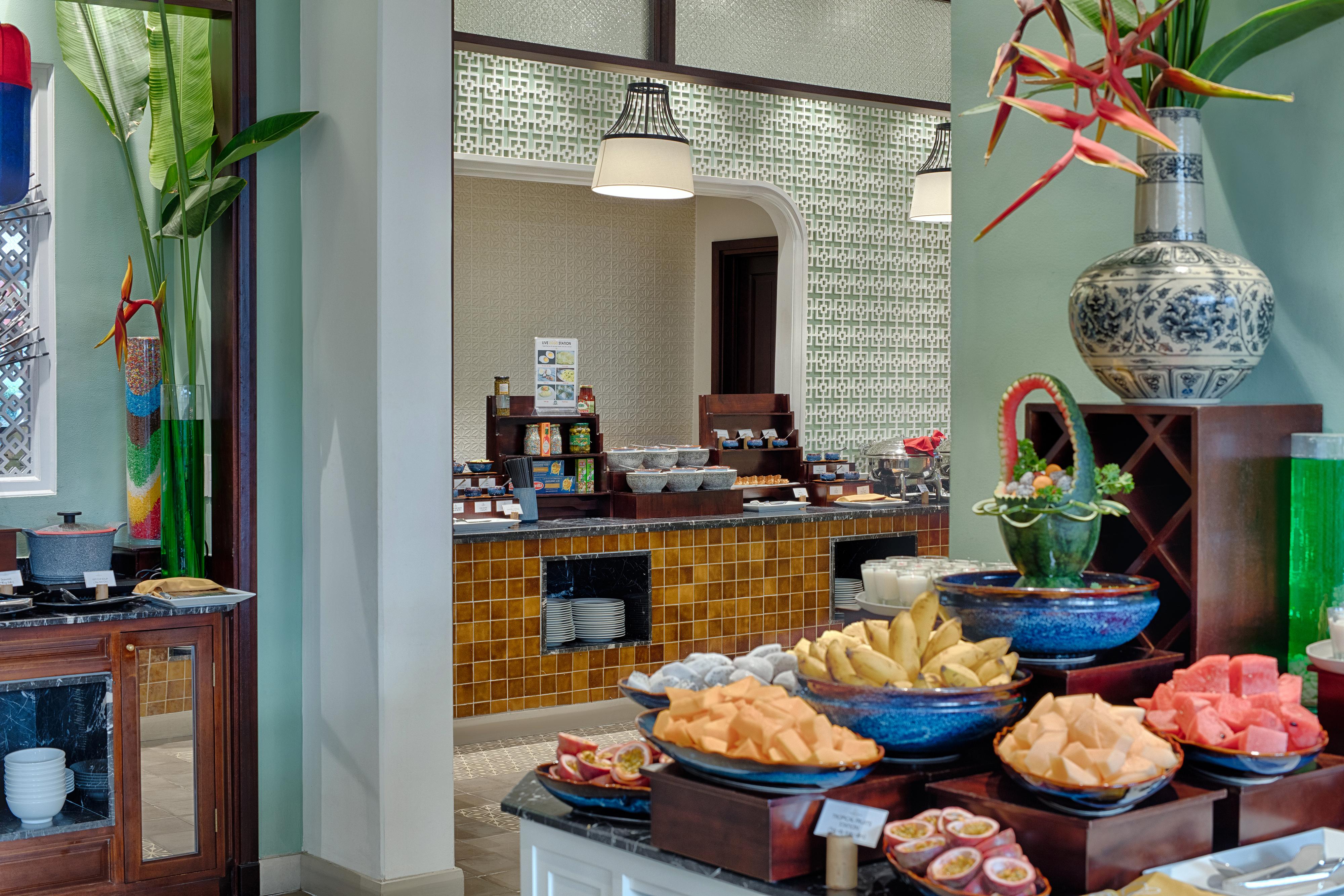 อัลเลโกร ฮอยอัน . อะ ลิตเติล ลักชัวรี โฮเต็ล แอนด์ สปา Hotel ภายนอก รูปภาพ A buffet at a hotel