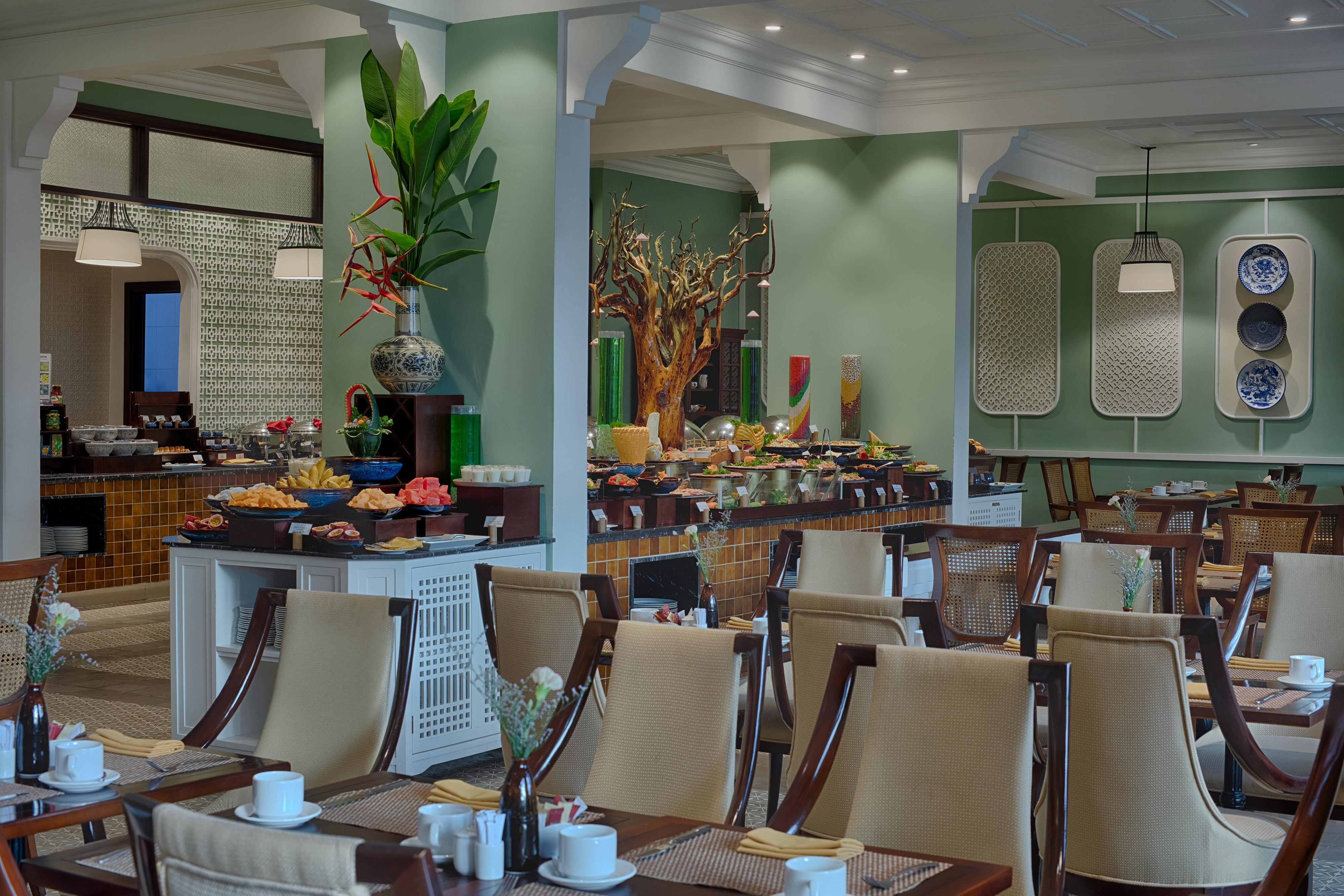 อัลเลโกร ฮอยอัน . อะ ลิตเติล ลักชัวรี โฮเต็ล แอนด์ สปา Hotel ภายนอก รูปภาพ The restaurant at the hotel