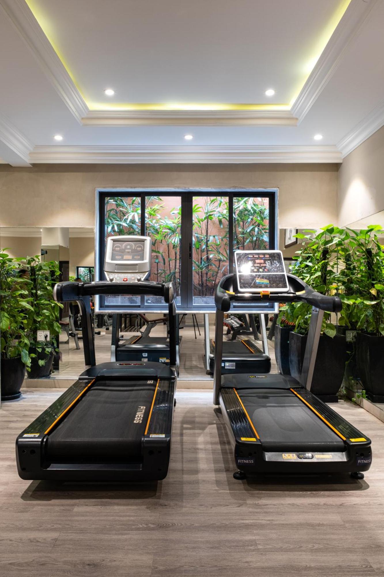 อัลเลโกร ฮอยอัน . อะ ลิตเติล ลักชัวรี โฮเต็ล แอนด์ สปา Hotel ภายนอก รูปภาพ The gym at the Mandarin Oriental, Paris